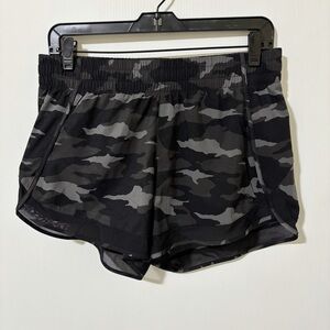 Athleta Size S Camo Printed Mesh Racer Run Short 4” Inseam